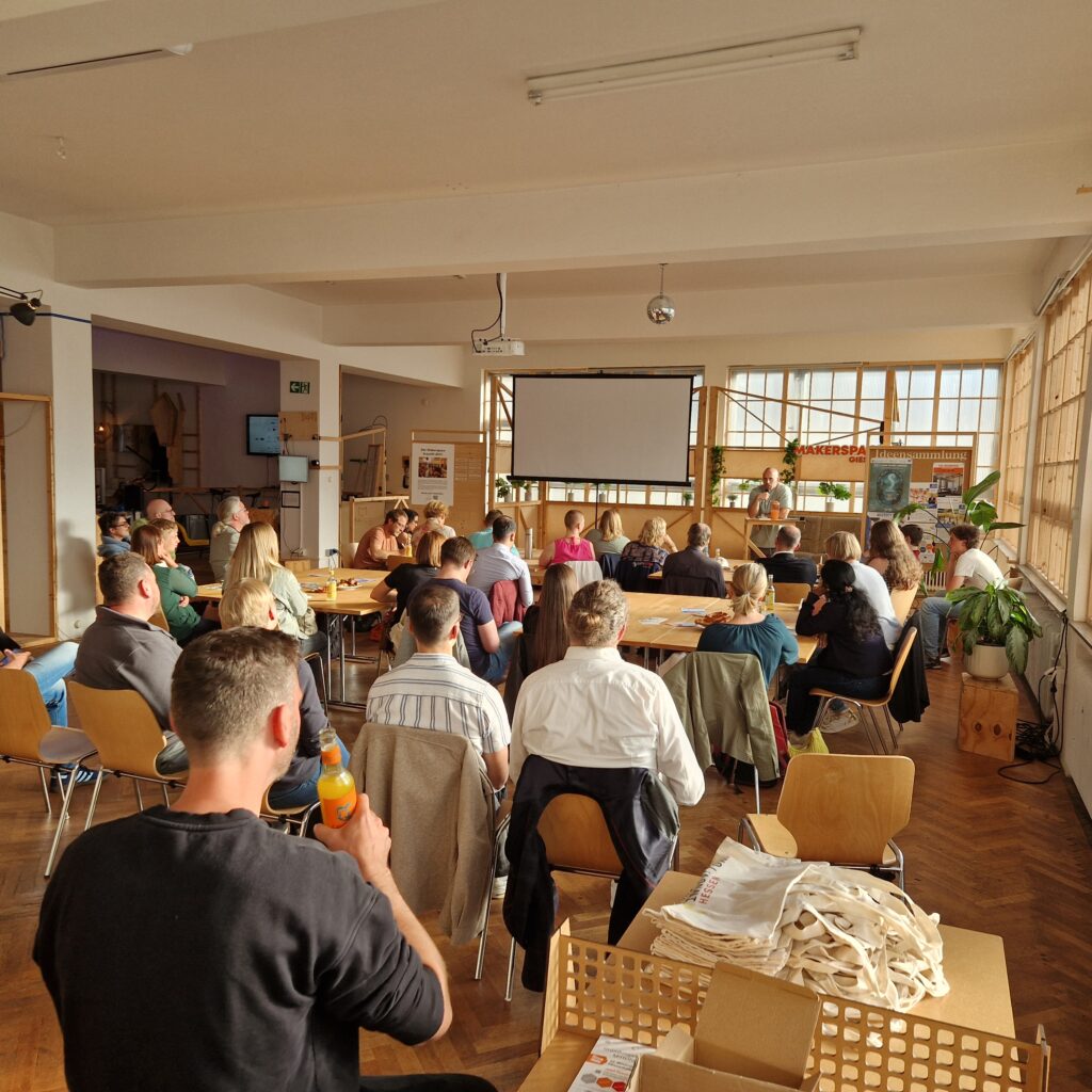 Mehr über den Artikel erfahren Gründungsstammtisch im “Open MIC” Format